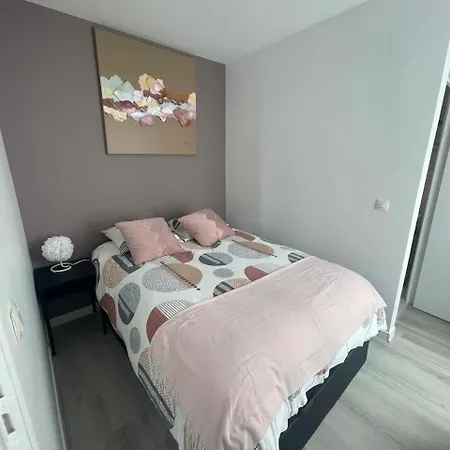 Apartment Montmartre Sacre Coeur Refait A Neuf 18eme - 4 P Paris